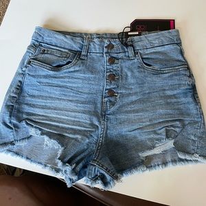 NWT Destructed Curvy Mom Short